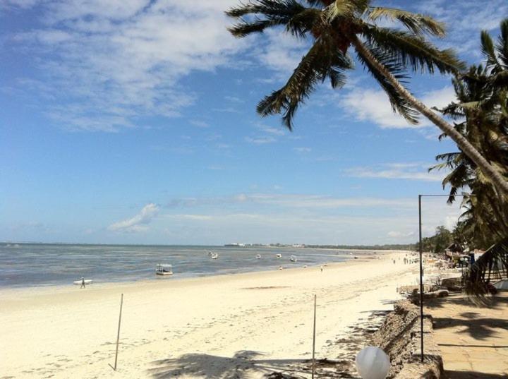 Kenya Bay Beach Hotel Bamburi Kültér fotó