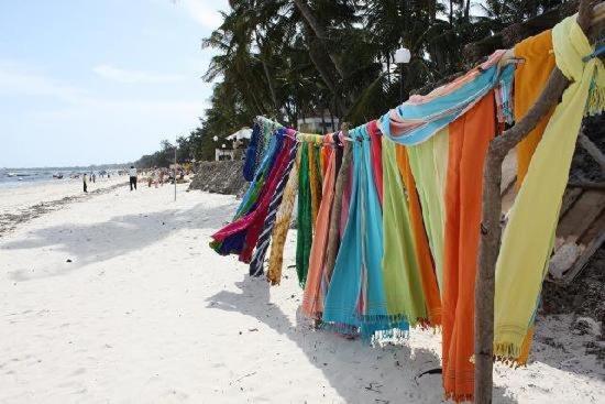 Kenya Bay Beach Hotel Bamburi Kültér fotó