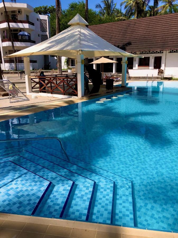 Kenya Bay Beach Hotel Bamburi Kültér fotó