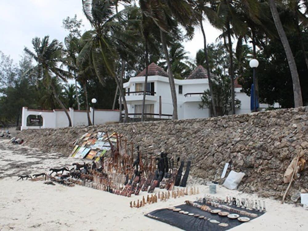 Kenya Bay Beach Hotel Bamburi Kültér fotó