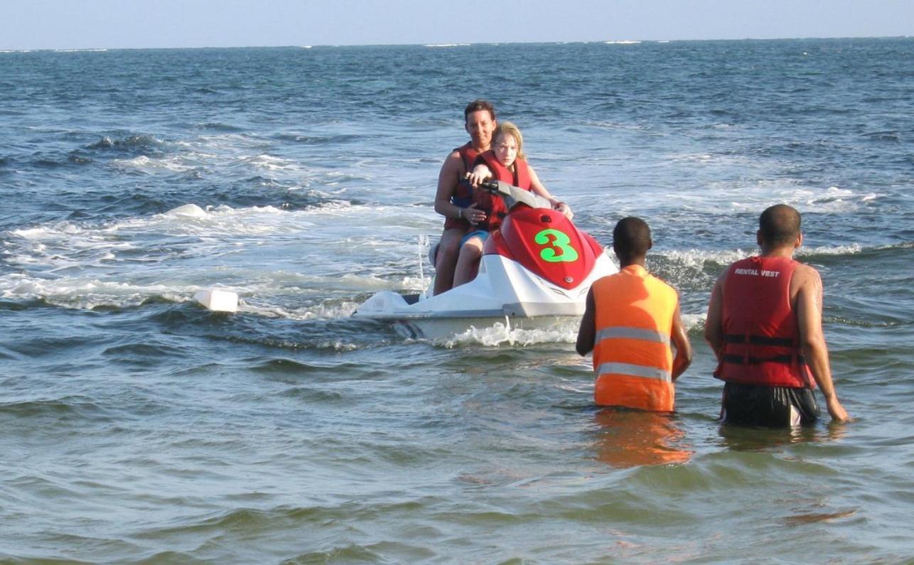 Kenya Bay Beach Hotel Bamburi Kültér fotó