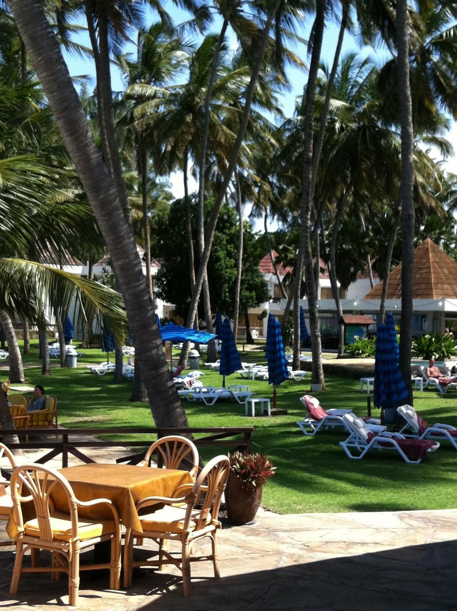 Kenya Bay Beach Hotel Bamburi Kültér fotó